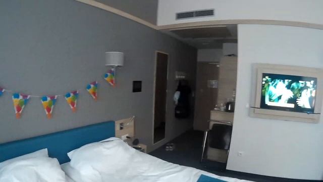 Отель LEGEND улучшенный двухместный номер отеля. смотреть онлайн