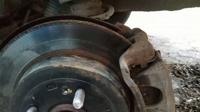 Замена сорванной шпильки крепления заднего колеса на Солярис