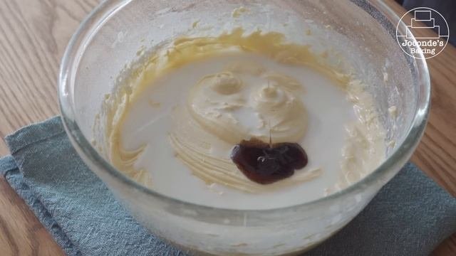 바닐라 컵케이크 최애 레시피. 이만큼 촉촉하고 폭신한건 없을걸?