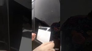 Как наклеить виниловую наклейку с монтажной пленкой на машину