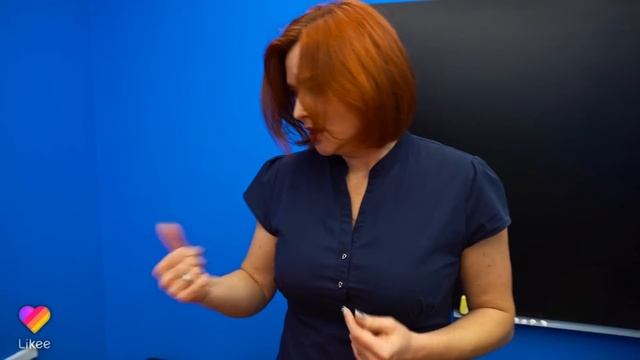 УЧИЛКА И ДИРЕКТРИСА в Likee!!! Чьё видео круче?! смотреть онлайн