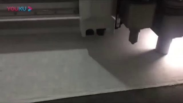 Планшетный режущий плоттер iBon режет ткань смотреть онлайн