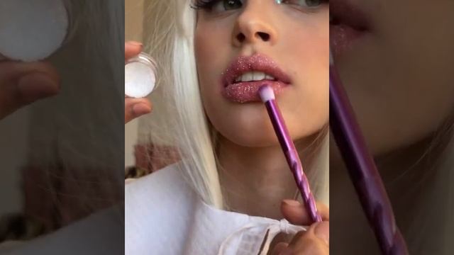 MIAMITATS Глиттер-гель для лица, тела и волос Ice смотреть онлайн