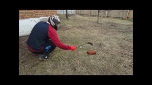 Что будет если пробить батарейку с телефона...