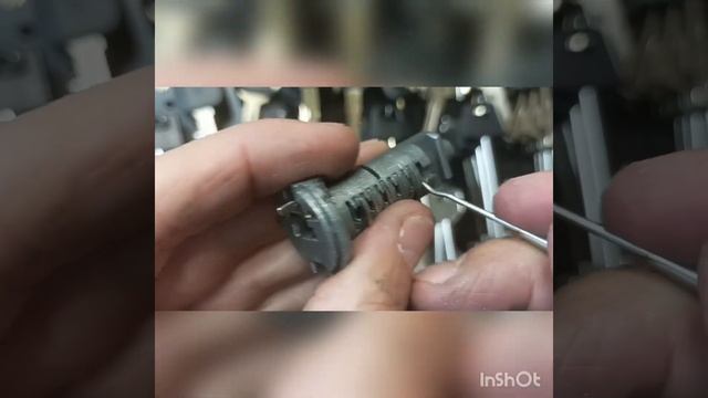 Обломок ключа в замке зажигания NISSAN. смотреть онлайн