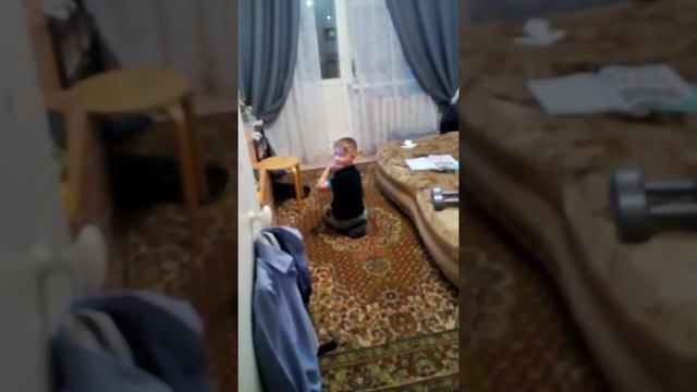 Чем должен заниматься второклассник когда смотрит телевизор!!! смотреть онлайн