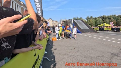 Мотоциклист упал с горки