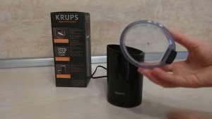Видеообзор электрической кофемолки Krups  F2034232