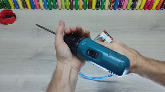 Шуруповерт Makita 6270D на аккумуляторах от сигарет Elf Bar 1500 - что внутри аккумулятора шурупове