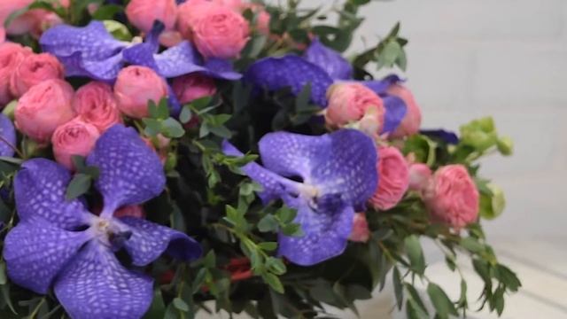 Букет с орхидеями Ванда смотреть онлайн