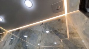 Подсветка потолка в ванной