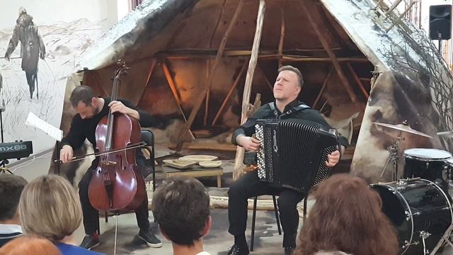 Колыбельная гор- Борис Андрианов (Вилончель) Николай Сивчук (Баян) смотреть онлайн