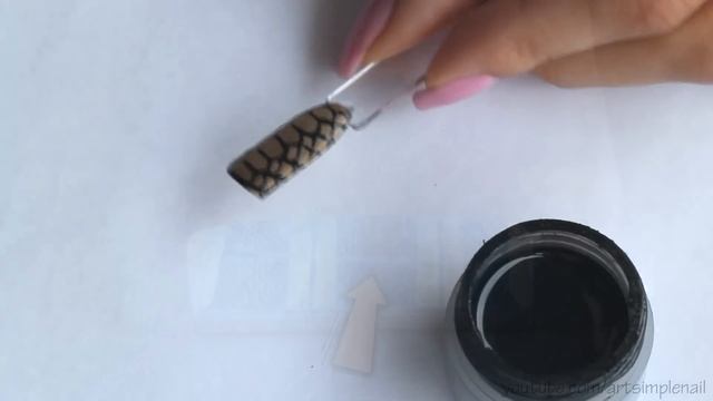 Дизайн ногтей - эффект рептилии на ногтях гель-лаком с эффектом кошачий глаз. Маникюр.