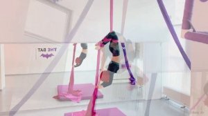 ВОЗДУШНАЯ ГИМНАСТИКА НА ПОЛОТНАХ В СТУДИИ ТАНЦЕВ THE BAT СПБ, воздушная гимнастика спб