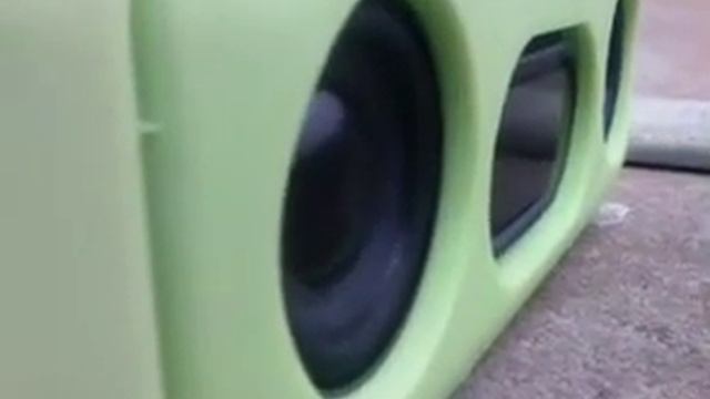 Проверка колонки от MUSIC на звук и бас смотреть онлайн