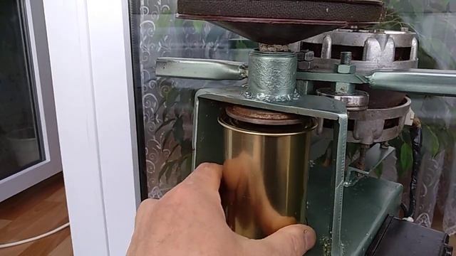 Закаточная машинка для жестяных банок смотреть онлайн