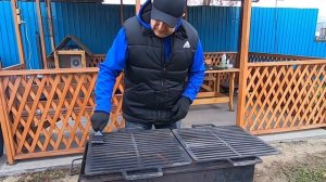 ПОСЫЛКА ОТ СПОНСОРА.ОБЖИГ ЧУГУННОЙ РЕШЁТКИ.КОЛБАСКИ НА ОГНЕ