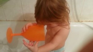 как научить ребенка 1 год 3 месяца пить из кружки