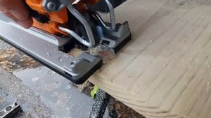Работа лобзика (BODYGRIP JIGSAW working) AEG PST 500 X