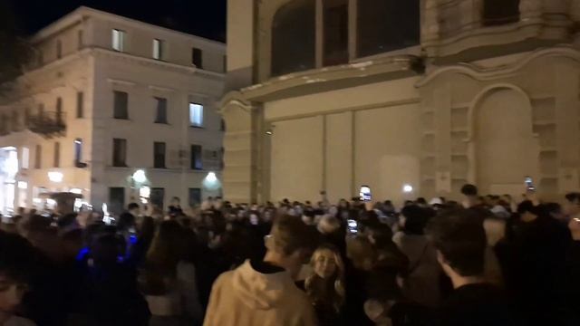 Одесса 5 минут назад. НОН СТОП НА ДЕРИБАСОВСКОЙ! ПЕСНИ НА РУССКОМ! ЭТО ТОЧНО НУЖНО ВИДЕТЬ! смотреть онлайн
