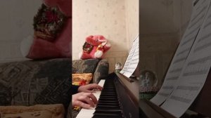 Слова Михаила Рябинина. Музыка Владимира Шаинского. "Когда цвели сады".