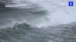 Сёрферы со всей России покоряют волны во Владивостоке