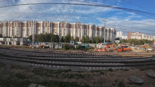 Алабушево - Крюково. Стройка моста ВСМ, парки отстоя МЦД-3 вид из окна поезда. 15.09.2023 смотреть онлайн