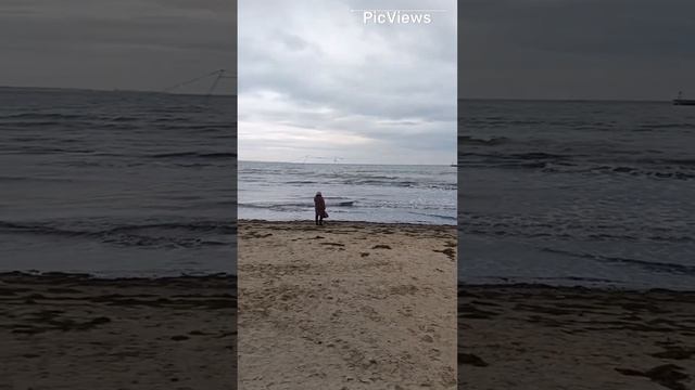 Центральный пляж Анапа. Обстановка на пляже море и погода сегодня 22 ноября 2023