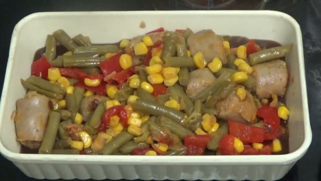 Sausage & Bean Hotpot смотреть онлайн