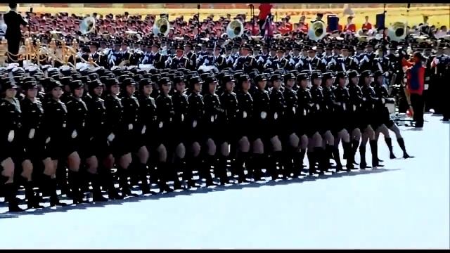 Китайские девушки на параде под катюшу