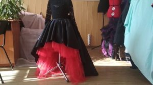 Шикарное детское платье трансформер со шлейфом .