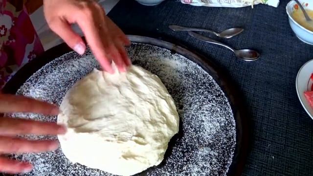 РЕЦЕПТ ОЧЕНЬ ВКУСНОЙ И ПРОСТОЙ ДОМАШНЕЙ ПИЦЦЫ/ТЕСТО ДЛЯ ПИЦЦЫ/ДРОЖЖЕВОЕ ТЕСТО БЕЗ МОЛОКА И ЯИЦ