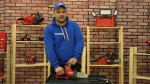 Аккумуляторная пила Milwaukee M12 FUEL FHS. Маленькая, да удаленькая.