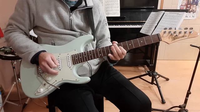 pretty ocean --- do you feel the view ... IBANEZ Essentials AZES40-MGR with Boss RC-3 смотреть онлайн