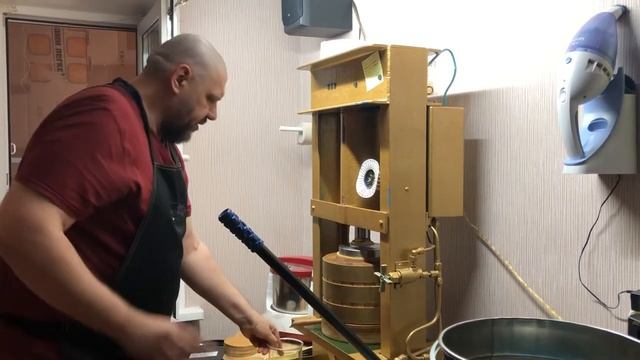 Отжим конопляного масла)