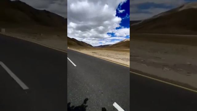 Ladakh amazing view #ladakh #mountains #cloud #short