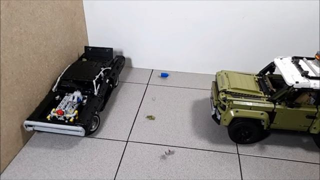 ЛЕГО МАШИНКИ...Ленд Ровер Дефендер ПРОТИВ Додж Чарджер ЛЕГО смотреть онлайн