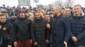 В Москве тысячи Православных собрались близ Святого озера, где планируют возвести огромную мечеть.