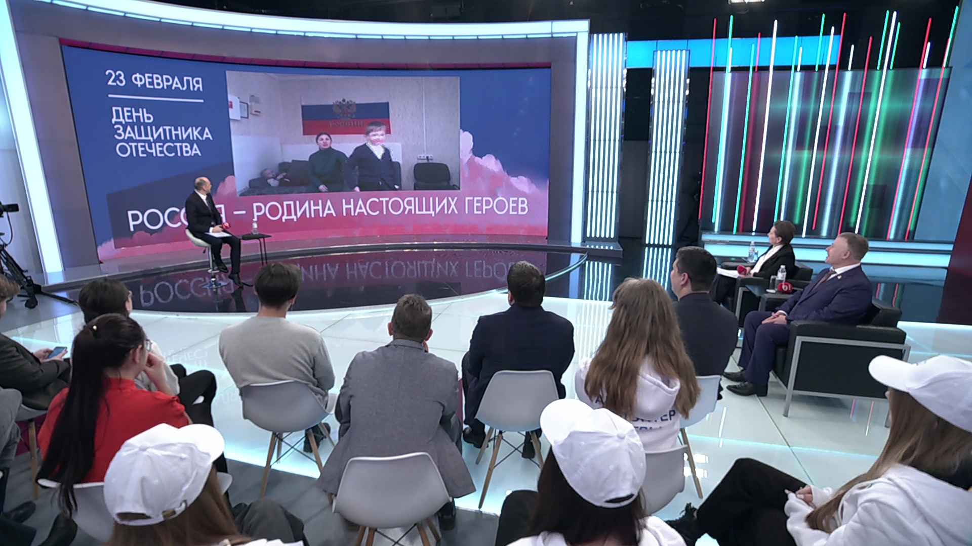 Наталья Комарова встретилась с бойцами СВО и военкорами