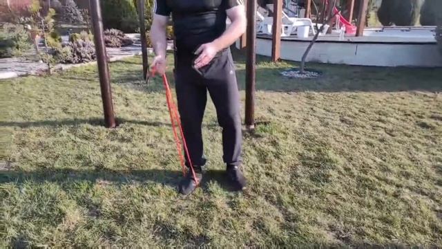 Упражнения с РЕЗИНОВЫМИ ПЕТЛЯМИ Как прокачаться на карантине в домашних условиях