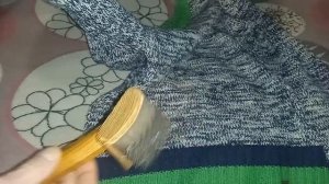 Как убрать катышки на одежде и в свитере в домашних условиях