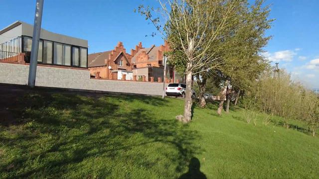 Walking tour around Pokrovskiy Park in Krasnoyarsk city (Siberia, Russia) [4k] смотреть онлайн