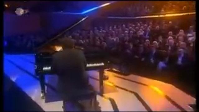 Pianist Arcadi Volodos plays his own transcription of Bizet's "Spanish Walz" смотреть онлайн
