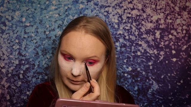 РОЗОВЫЙ МАКИЯЖ С ГЛИТТЕРАМИ BEAUTY BOMB? смотреть онлайн