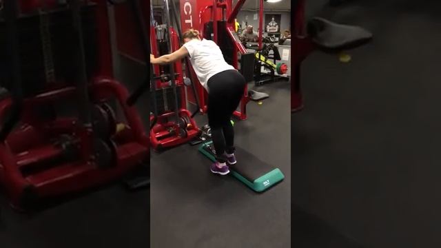 махи ногами в кроссовере смотреть онлайн