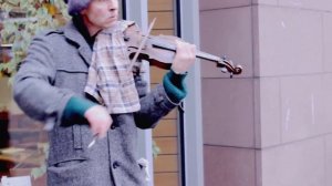 Борис Рыжий: Играл скрипач в осеннем сквере [стихи]