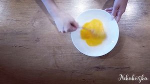 Маска для волос из яйца, мёда и репейного масла в домашних условиях. #маски #дляволос #рецепты #ухо