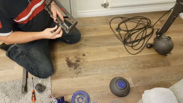 Dyson dc40 dc50 no suction full deep cleaning, filters, bin and more how to clean a Dyson смотреть онлайн