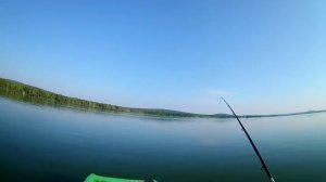 Рыбалка на леща! Ловля леща на фидер c лодки. Лещ на макароны с клубникой.