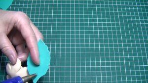 ВАЗОЧКА ИЗ ПЛАСТИКОВОЙ БУТЫЛКИ С ЦВЕТАМИ ИЗ ФОАМИРАНА # ПОДЕЛКИ СВОИМИ РУКАМИ #